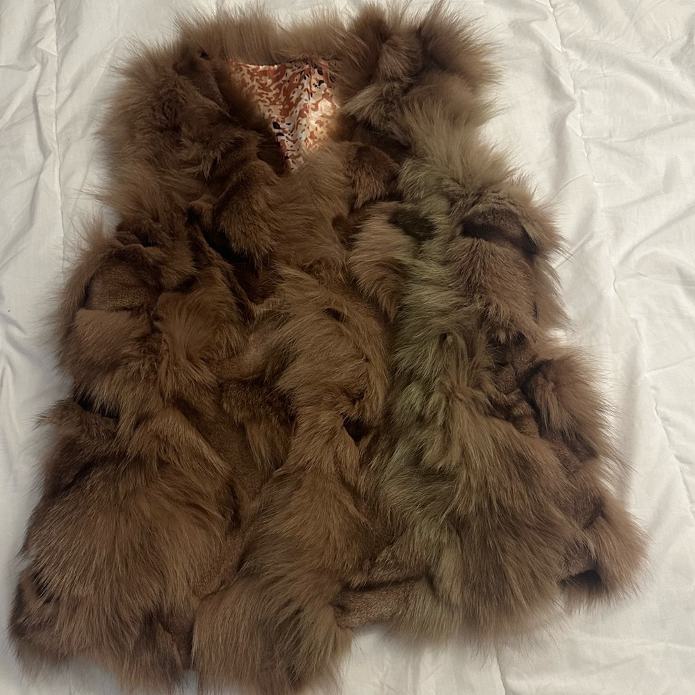 Fox fur brown vest